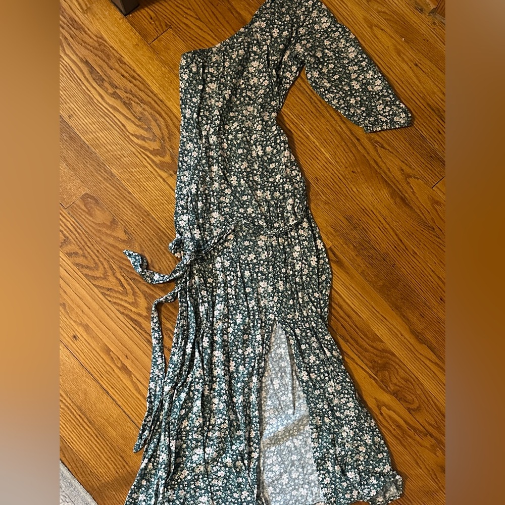 American Eagle Outfitters Black and White One Shoulder Sundress
